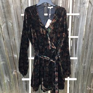 NEW Chelsea & Violet renessaince wrap mini dress soft crushed velvet Floral XL